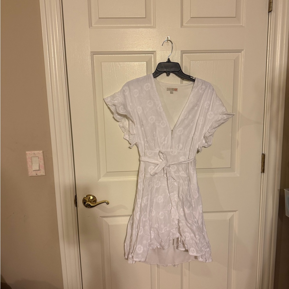 Gianni Bini Ivory V-Neck Dress